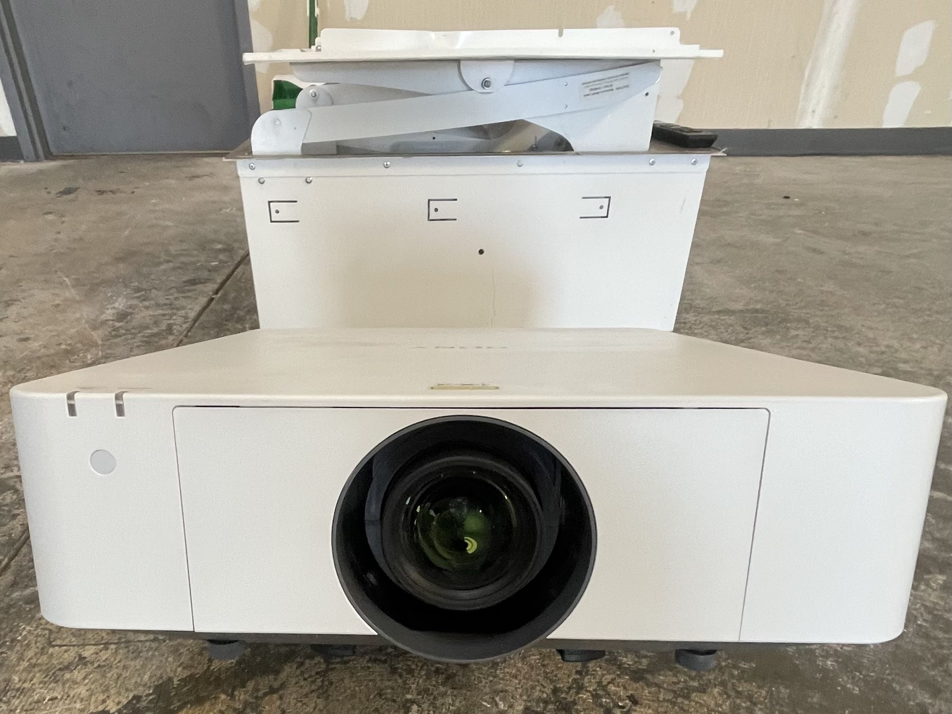 Sony Projector & Mount