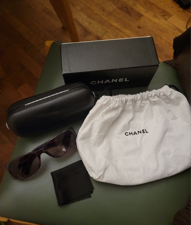 Chanel Sunglasses Like New Condition 