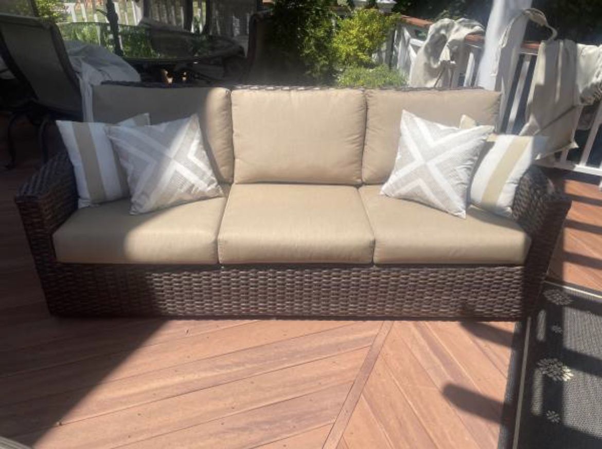 Deck and patio furniture- Ex. cond.