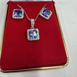  COMPRAMOS Y VENDEMOS ORO Y DIAMANTES. WE BUY GOLD AND DIAMONDS. Compramos boletas de empeño. We bought pawn ticket