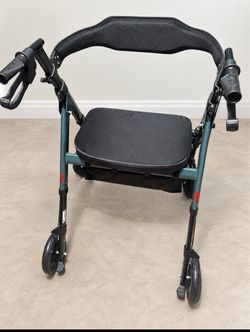 Helavo Rollator Walker with Seat