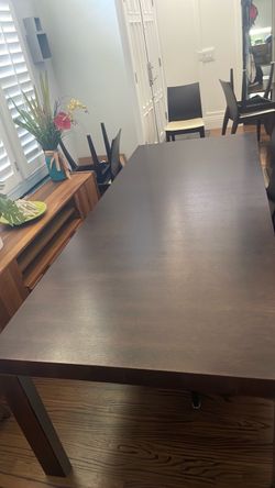 Dining room table and 8 chairs