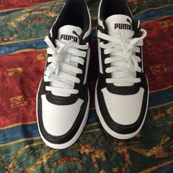Puma Shoes Black White Size 10.5