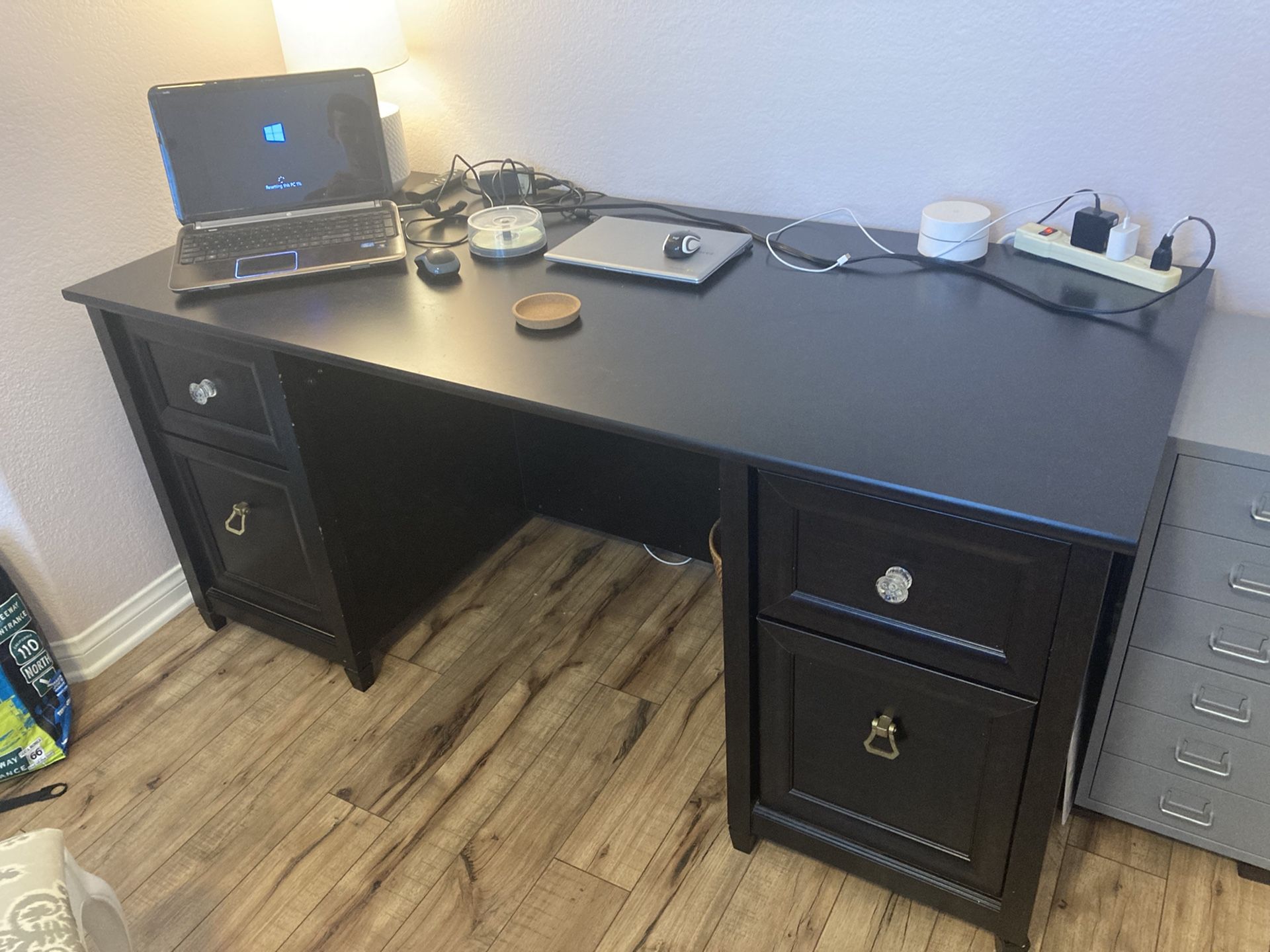 Free Desk