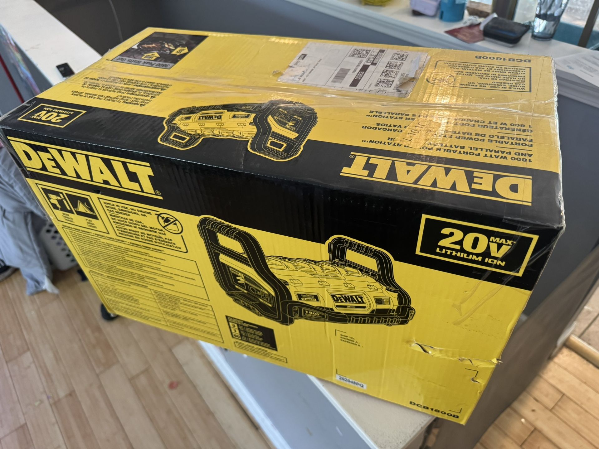 DeWalt DCB1800 Power Station