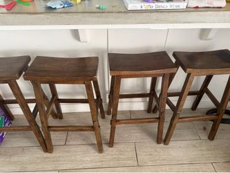 4 bar stools