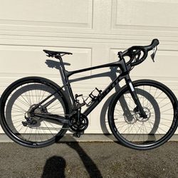 Giant Revolt Advanced 0 Carbon gravel/road bike w/upgrades and Accessories 
