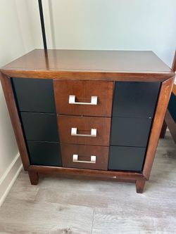 Modern Two-Tone 2-Drawer Nightstand (28 x 27 x 17 in)