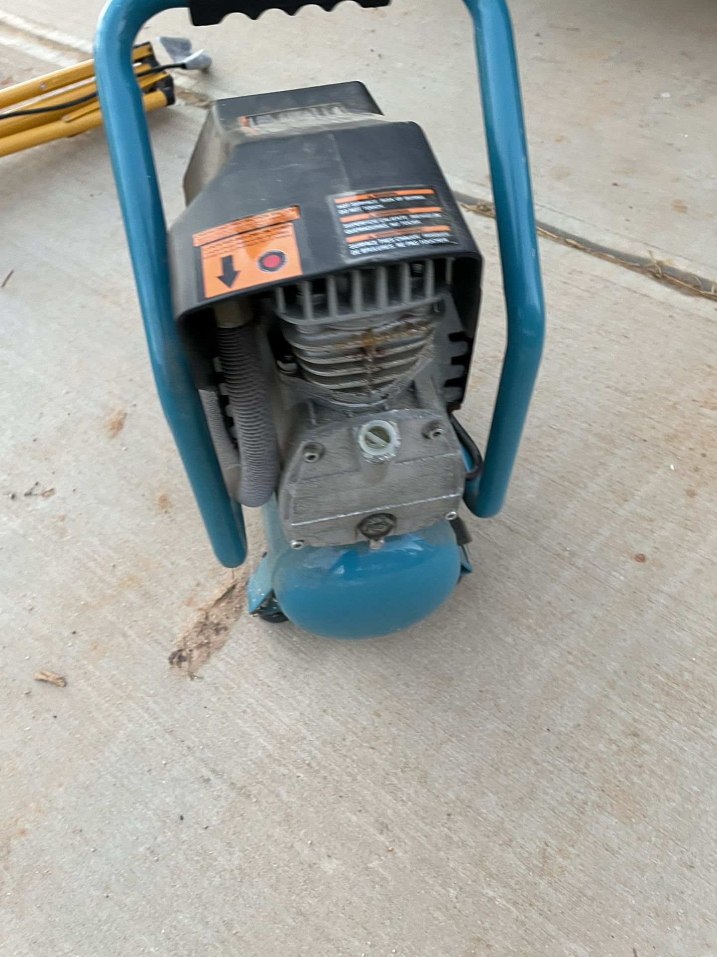 Makita 2.6 Gal. 2 
