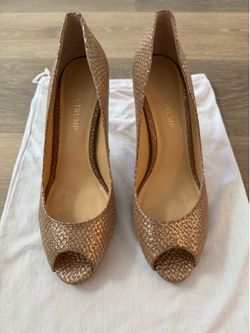 High heel open toe pump
