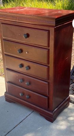 Dresser
