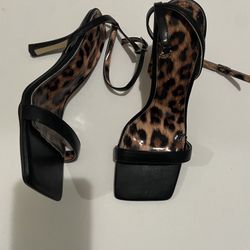 New!! Kitten Heels Size: 5.5