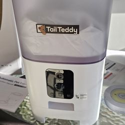 tai teddy pet feeder machine w video camera 