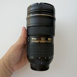 Nikon AF-S NIKKOR 24-70mm f/2.8G ED Professional Lens + Case 