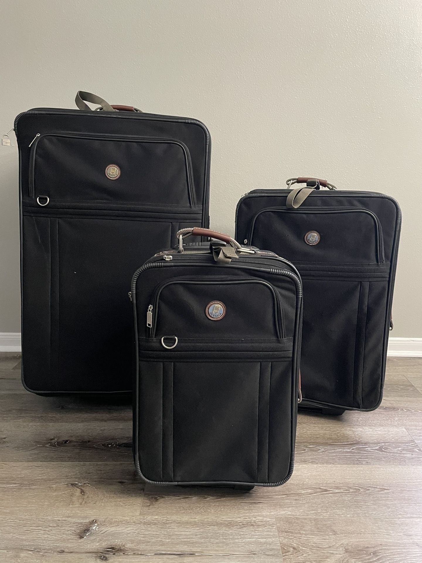 Olympia Elegance Collection Luggage Set