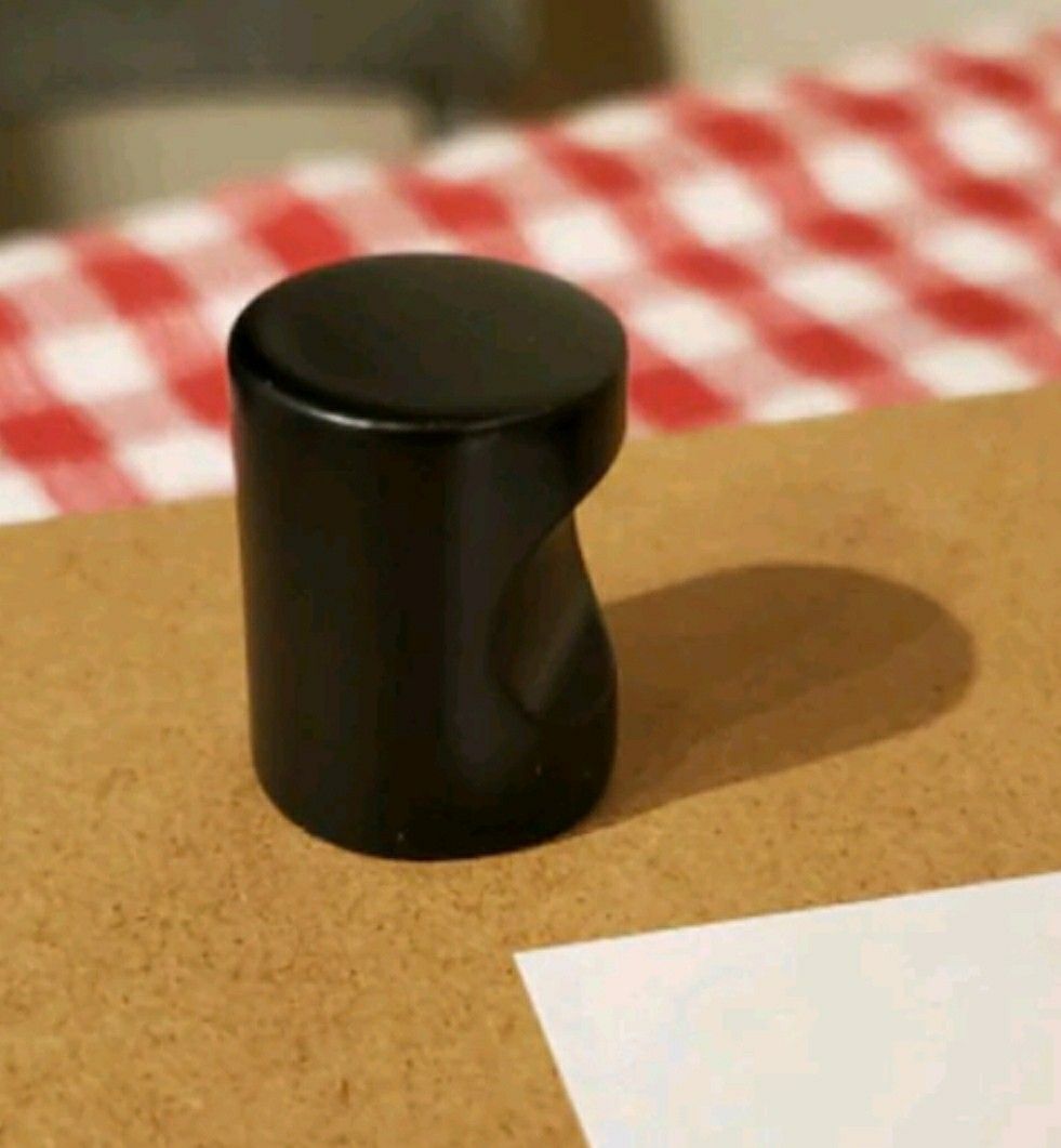 Cabinet Knobs - BRAND NEW !!