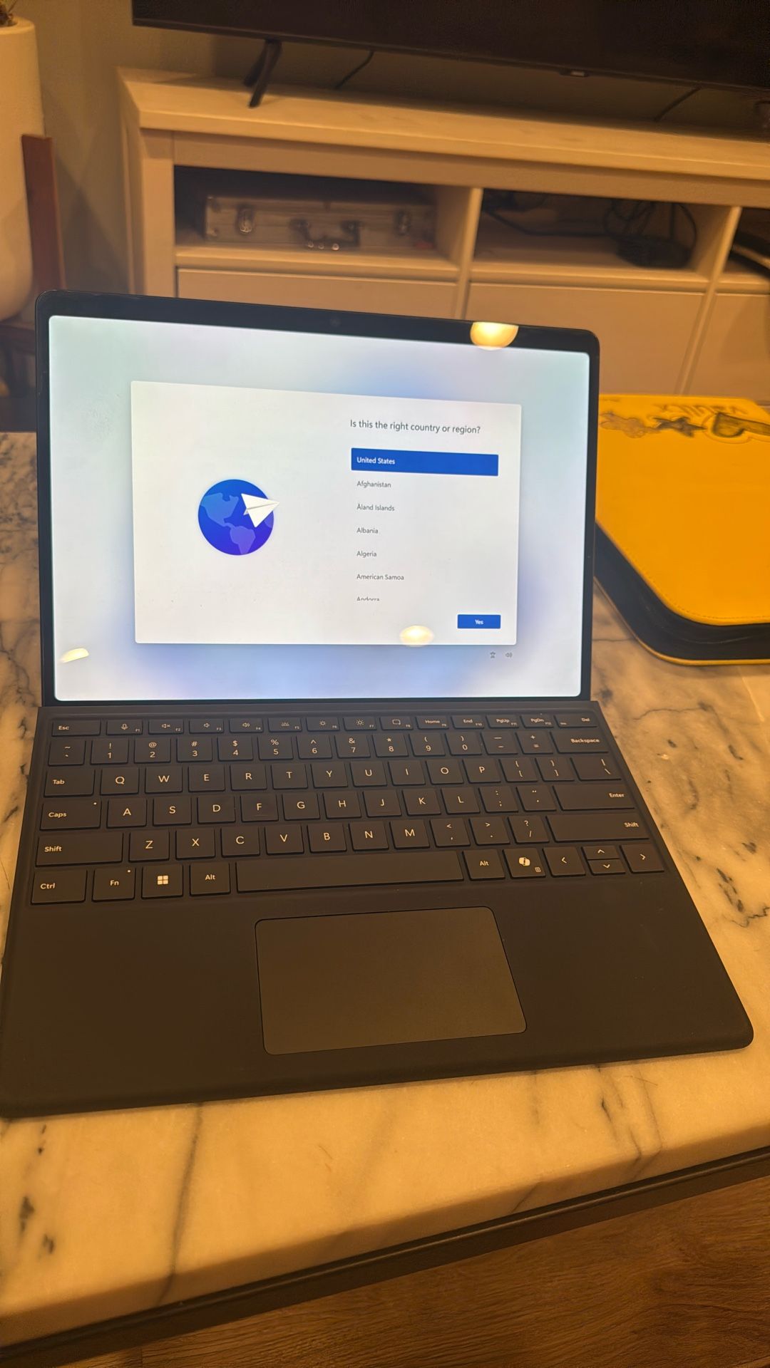 Microsoft Surface Pro 11th Edition Model 2076 + Keyboard 13” (Snapdragon)