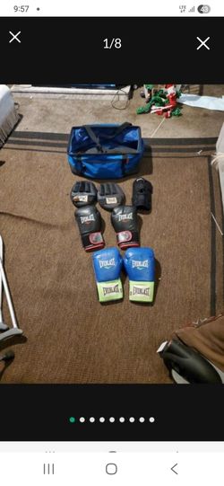 Boxing gloves