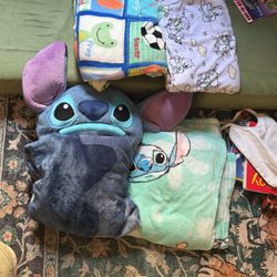 4 Nice Barely Used Blankets