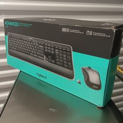 Logitech MK520 Wireless Keyboard and Mouse Combo - Black/Grey
  Nearly New