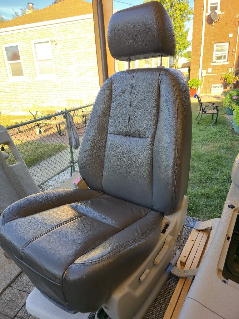 Custom Leather Interior Seats GM