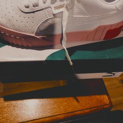 Ladies Pink/White Puma