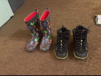 Kids new balances size 13 and rainboots with Nike foams size 1 everything for 40.00