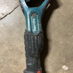 Battery makita reciprocating saw