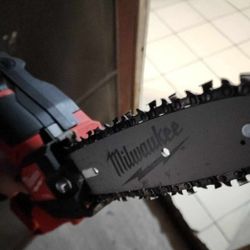 M18 Brushless Milwaukee Chainsaw 