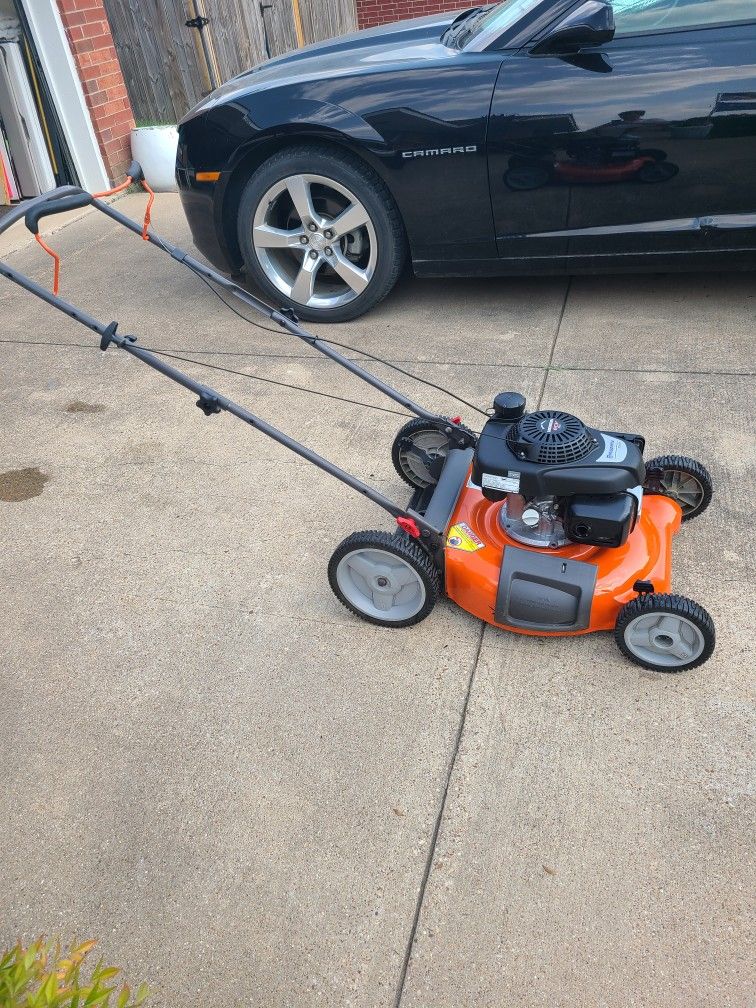 Husqvarna 7021p Push Mower With Honda Engine for Sale in Alvarado, TX