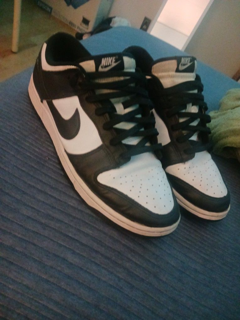 Used Nike Dunk Pandas Size 12 
