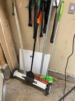 LOW PRICE MOVING- $140 + TAX NEIKO NAIL PICKER UPPER