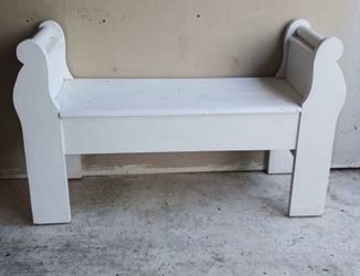 White Wood Farmhouse Bench.