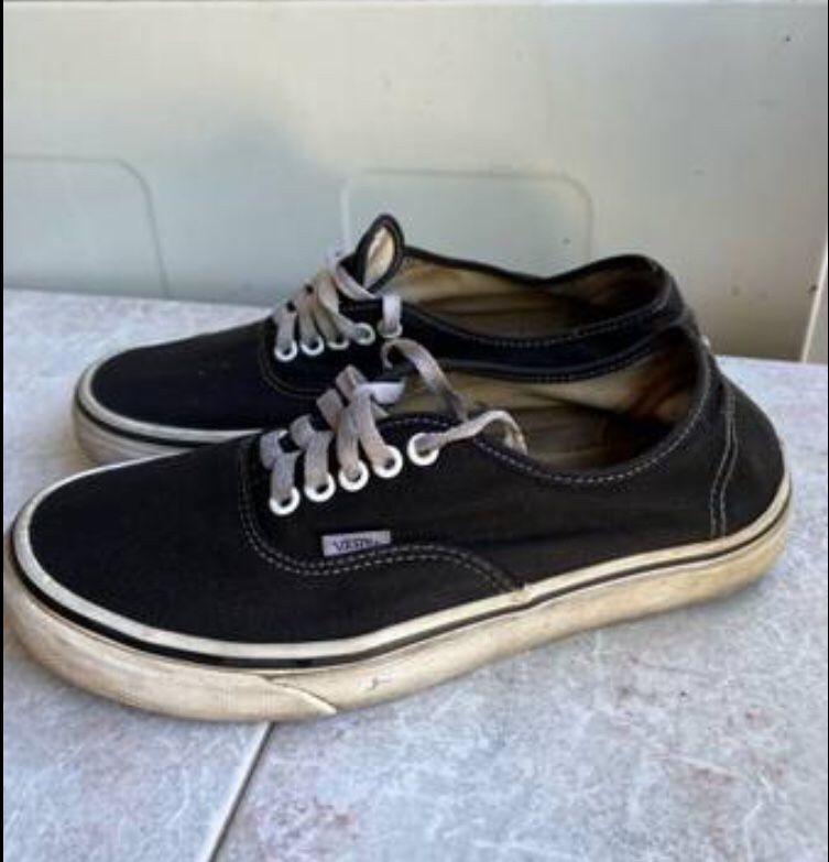 Like New Vans Black Canvas Shoes M sz 9 W sz 10.5
