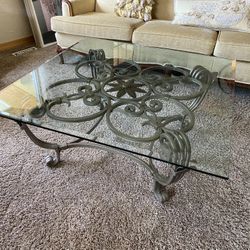 Matching Coffee/Sofa Table Set