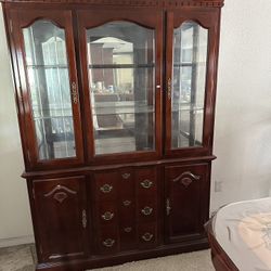 Large Glassware/China Cabinet 