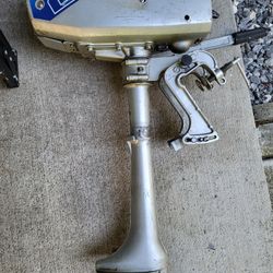 Suzuki DT2 Outboard Boat Motor