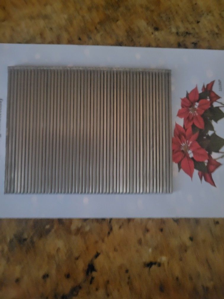 Staples 2 1/2 Inches 