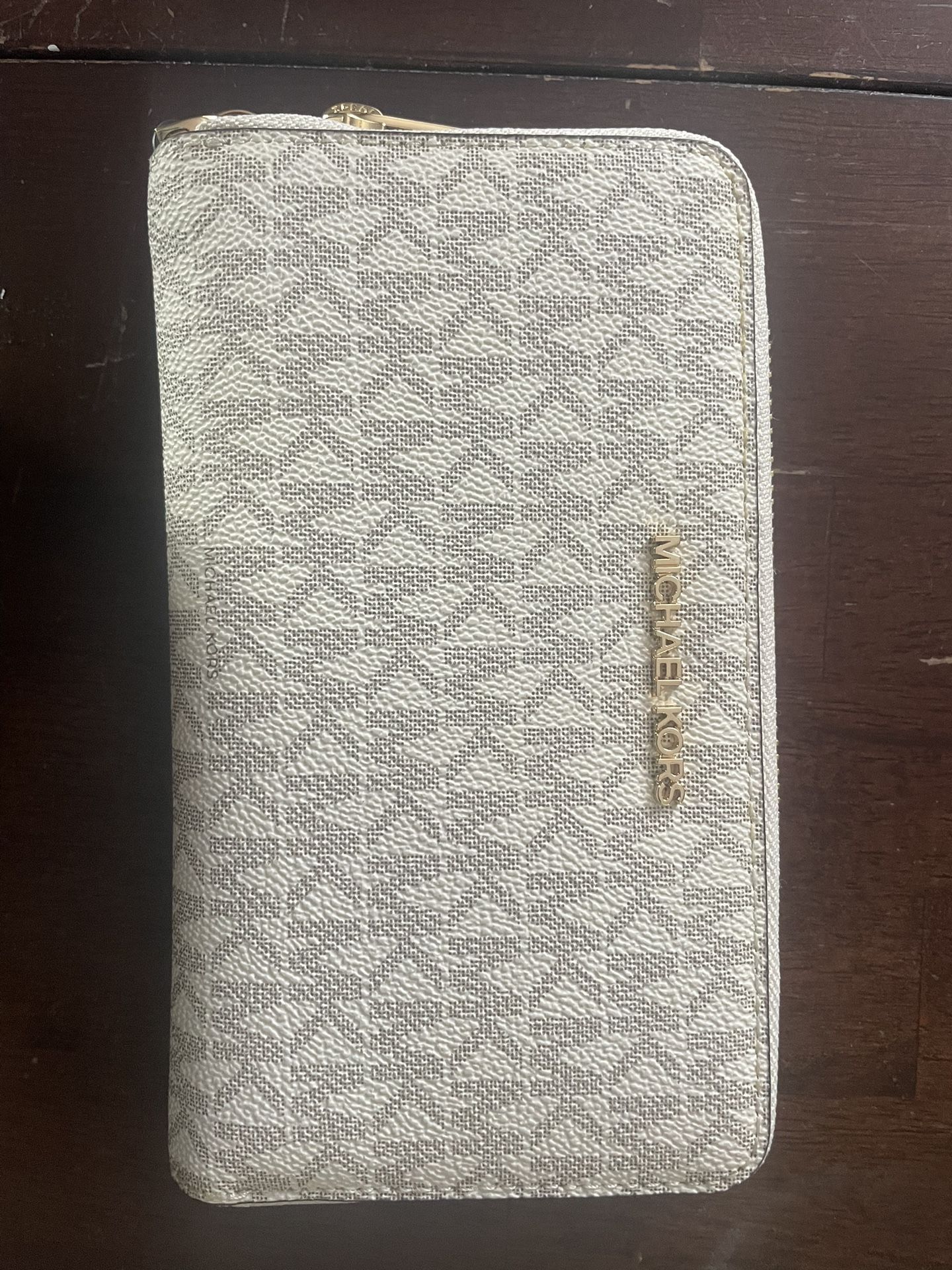 MK Michael Kors Jet Set Wallet/ Wristlet