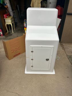 Center console with windshield