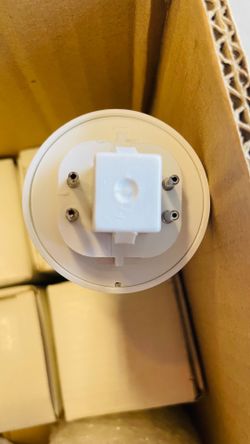 New 13 Watt Compact Fluorescent Bulb (G24Q-14)  $3 Each  new