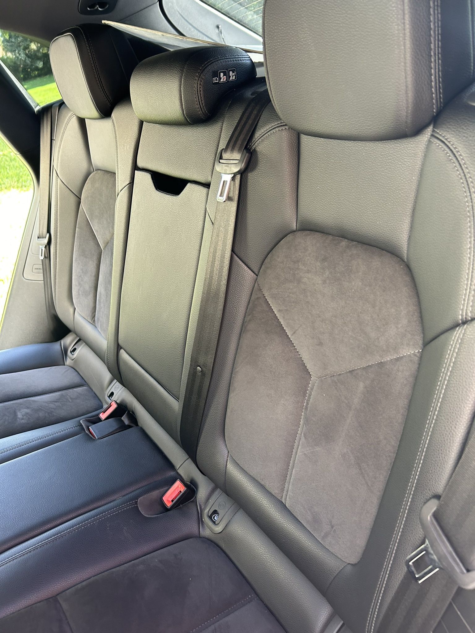 Porsche Macan seats 