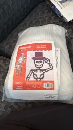 Vintage Halloween craft Hershner‘s Mr. bones