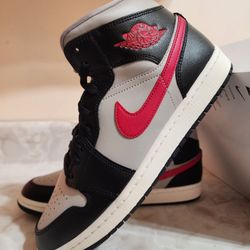 Nike Air Jordan 1 Mid