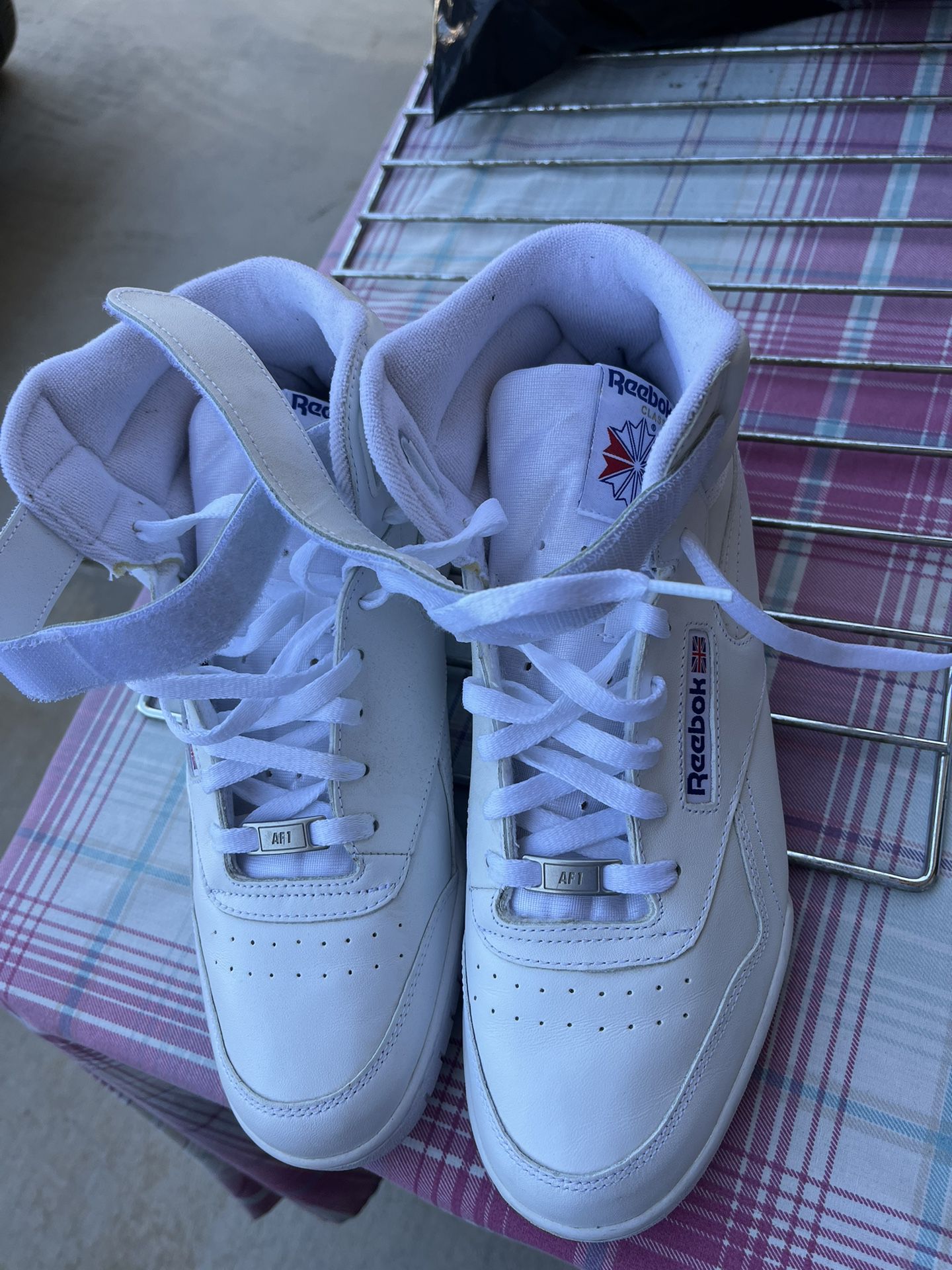 Mens Tennis Shoes Size 10 White Color