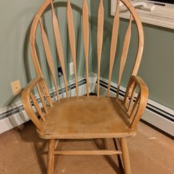 Wooden Rocking Chair 