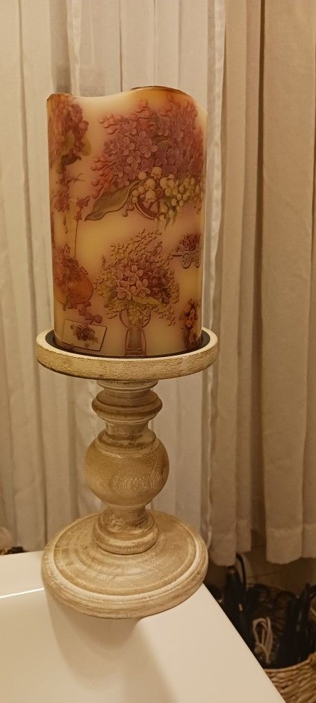 REAL WAX FLAMELESS CANDLE W WOODEN STAND 