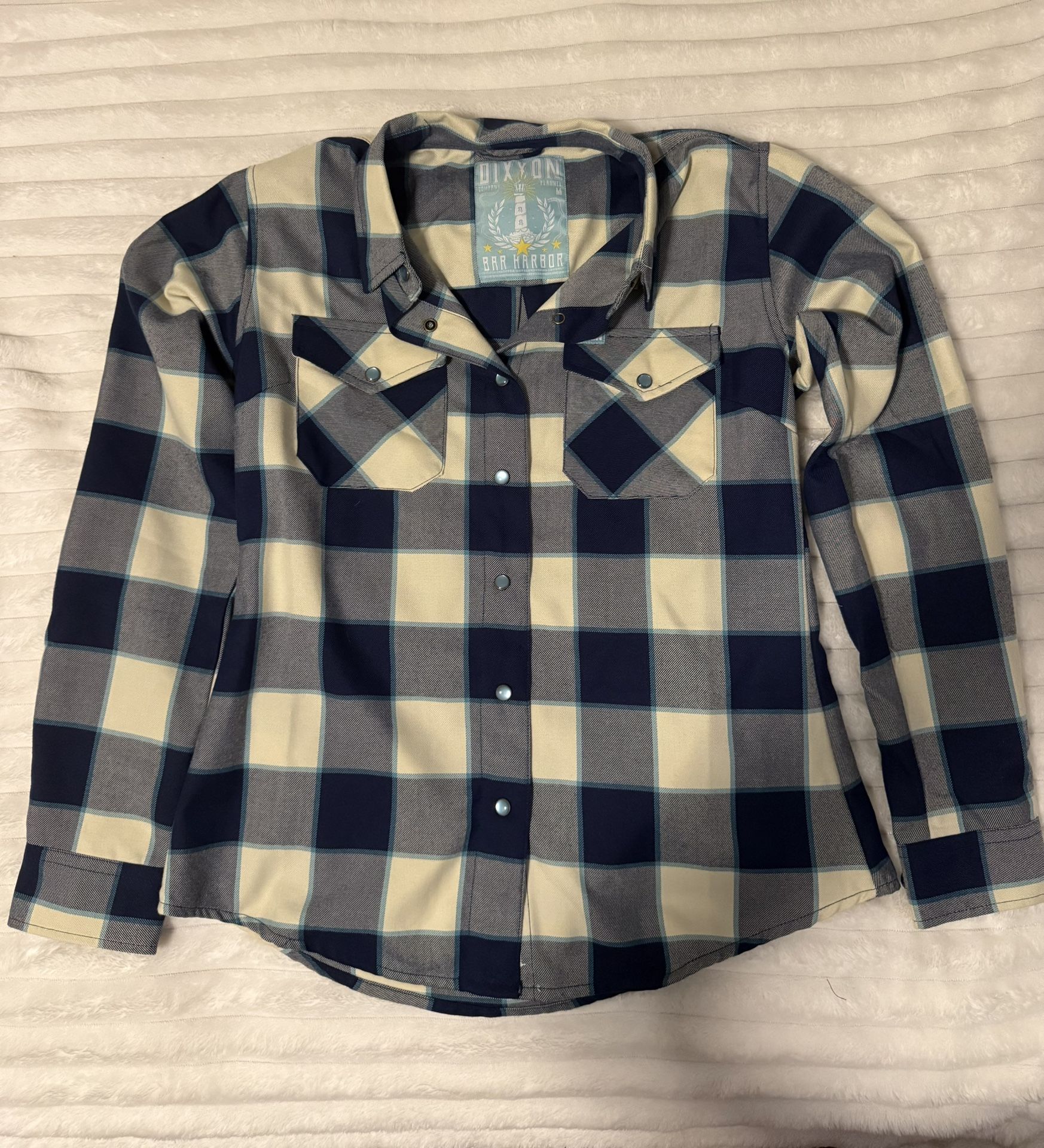 Women’s Dixxon Flannel Size MEDIUM Bar harbor