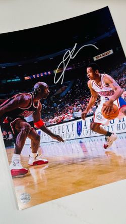 Allen Iverson Autographed 8x10 photo- Michael Jordan Crossover