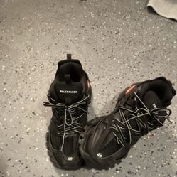 Balenciaga Track led